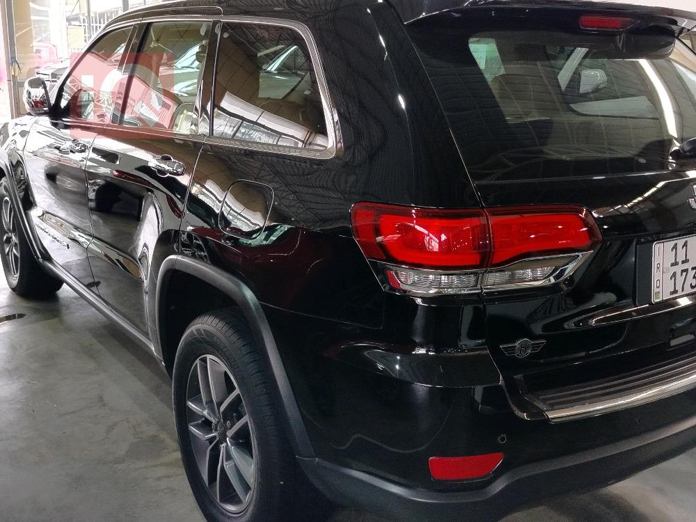 جیپ گراند شیرۆکی